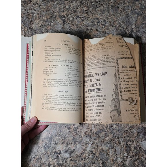 SIGNED Toll House Cook Book by Ruth Wakefield (inventor of CHOCOLATE CHIP COOKIE - Picture 6 of 7